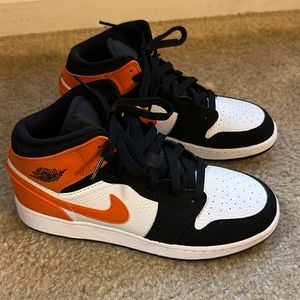 Air Jordan 1- Shattered Backboard